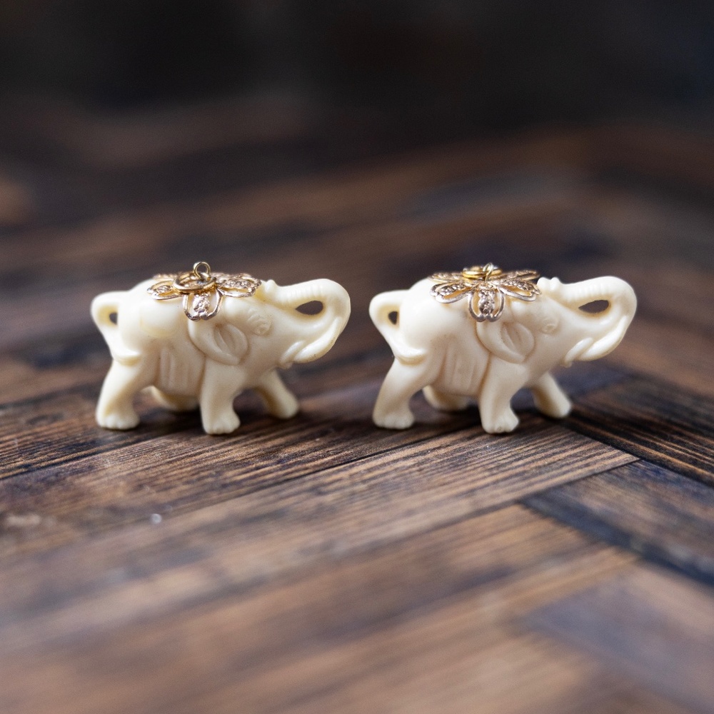 Miniature white gold plastic elephants ornaments jewelry crafting vintage